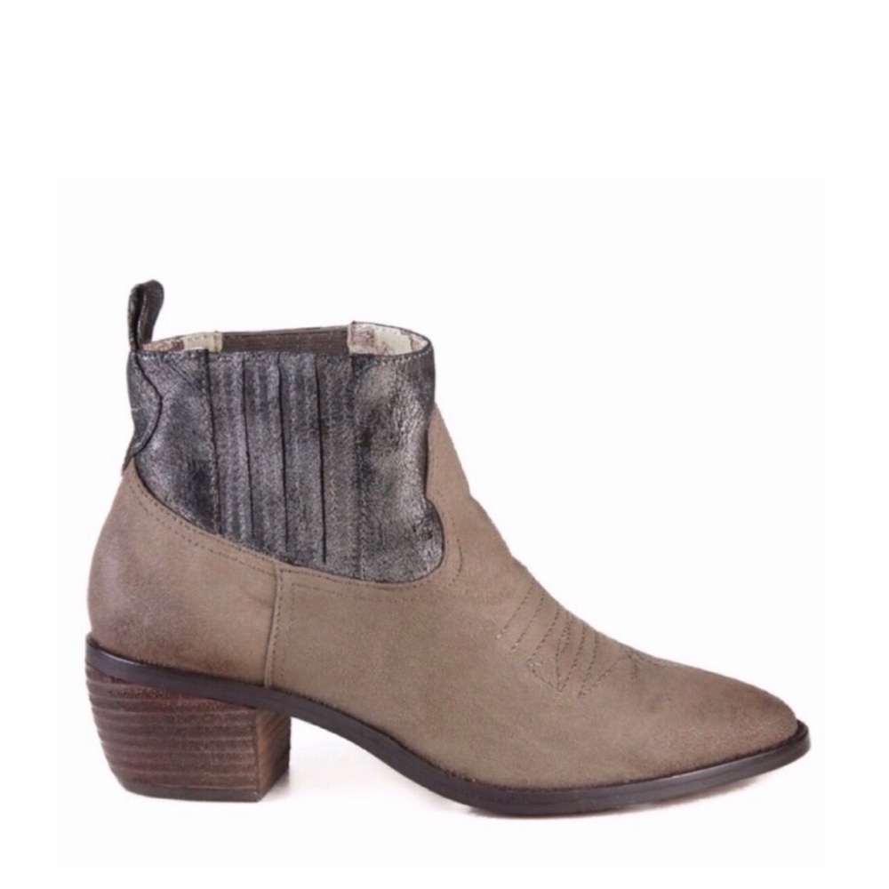 • H P • Band of Gypsies | Borderline Mirco Cow Suede‎ Taupe Boots $125
